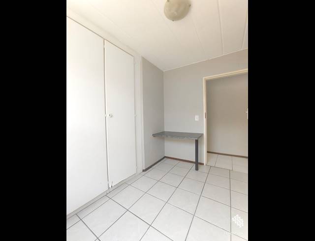 3 BEDROOM TOWNHOUSE FOR SALE IN VANDERBIJLPARK SW 5